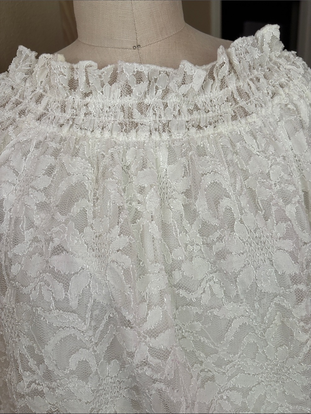 Venus Lace Lined Top - Picture 3 of 6